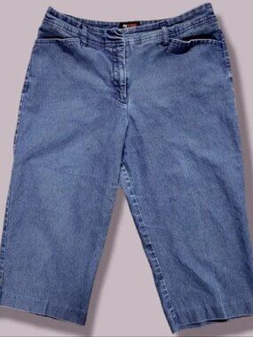 NY Jeans New York & Company Capri Jeans Women’s Size 6 Light Wash Stretch